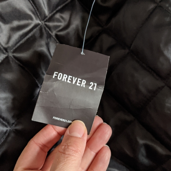 (Forever 21) NWT Black Teddy Furry Zip Jacket - Picture 4 of 14